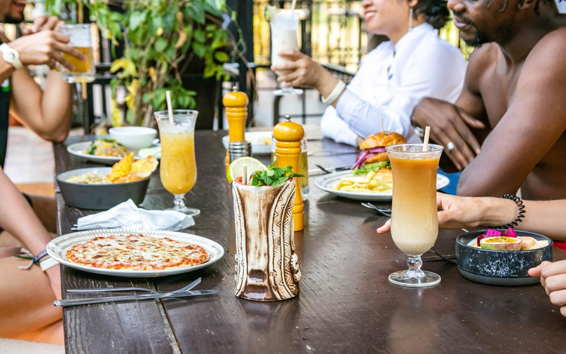 Food & Drinks 3, Mad Monkey Vang Vieng, Vangvieng
