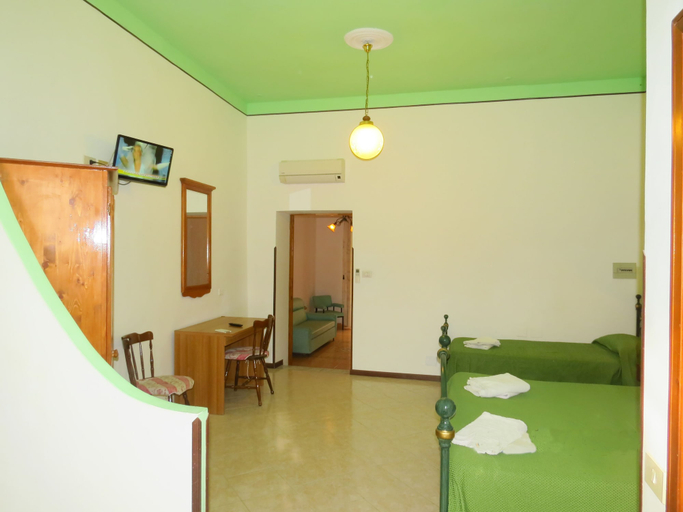 Bedroom 4, Casa Vittorio, Messina