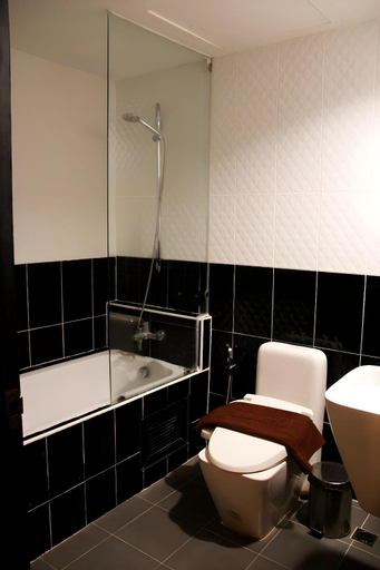Bathroom 4, Sakura Sky Residence, Wattana