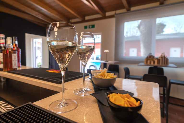 Food & Drinks 4, Tiber Suite, Rome