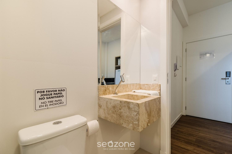 Bathroom 3, Lindos Studios VEC, Bombinhas
