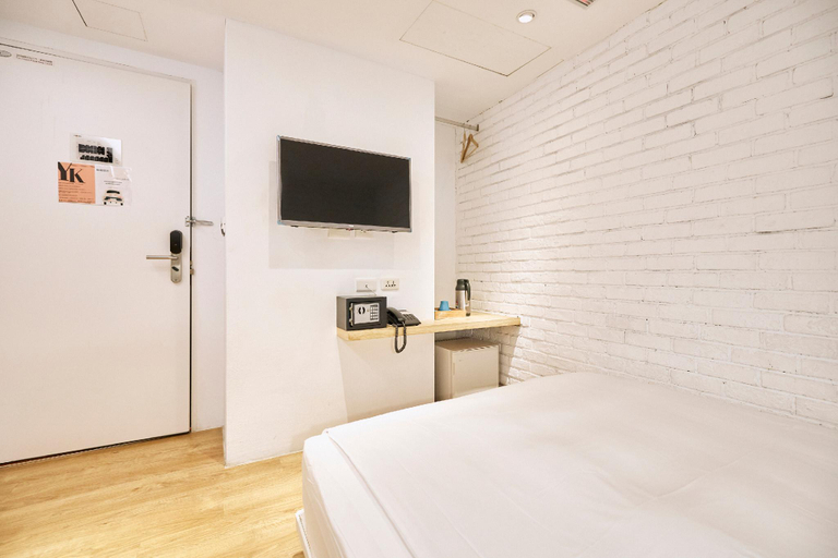 Bedroom 13