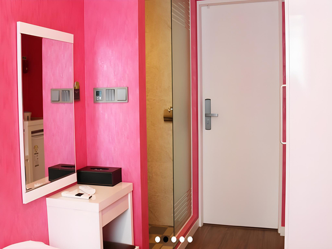 Bedroom 12