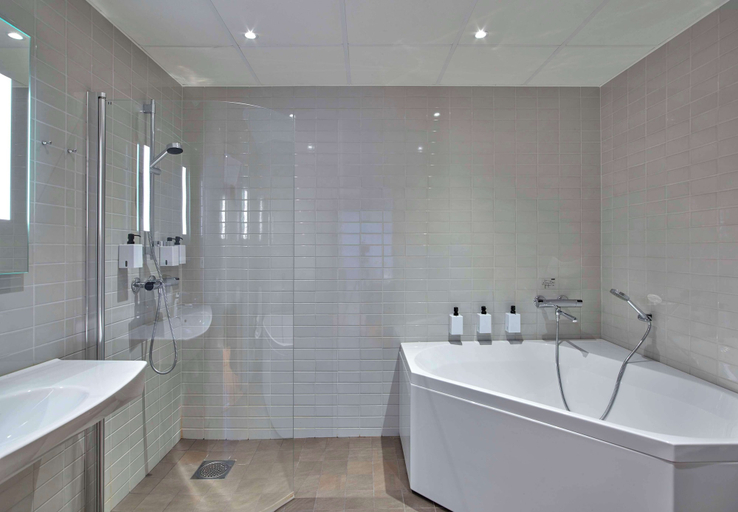 Bathroom 4, Scandic Frimurarehotellet, Linköping