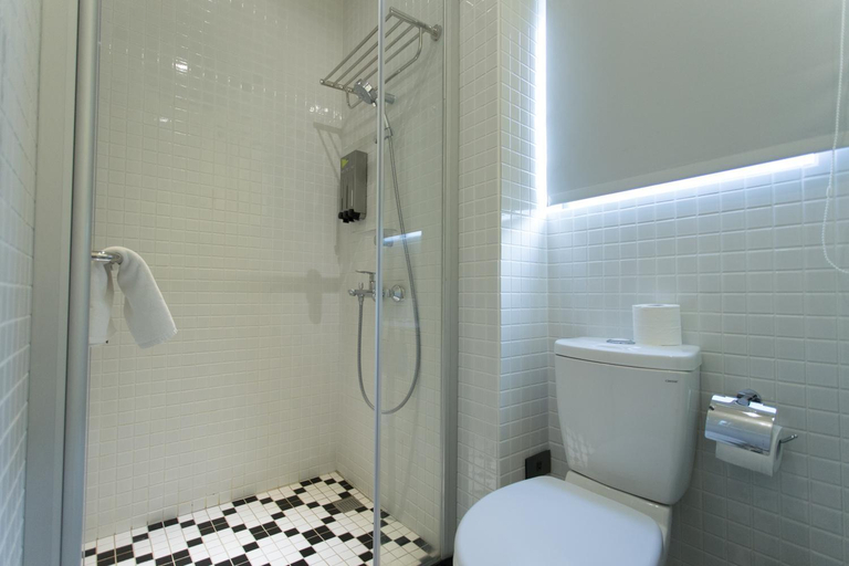 Bathroom 3, Let's Hostel , Kaohsiung