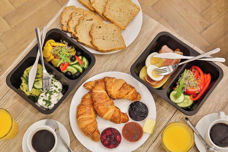Food & Drinks 5, Barbacan Suites by Upstairs, Kraków City