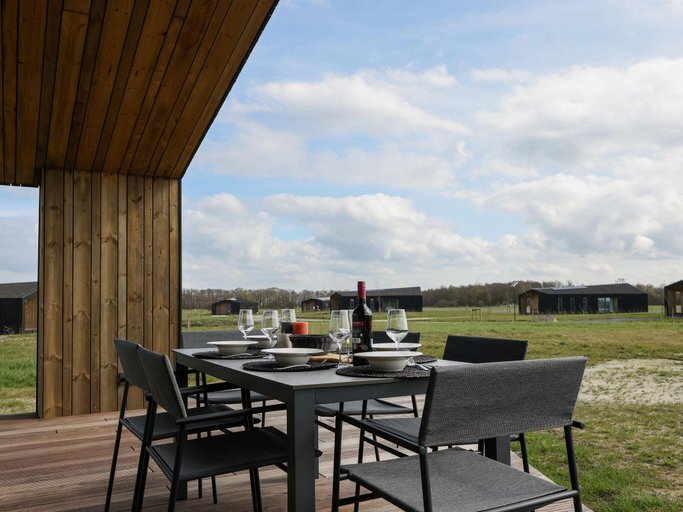 Others 5, Cottage in Wissenkerke near Banjaard Beach, Noord-Beveland