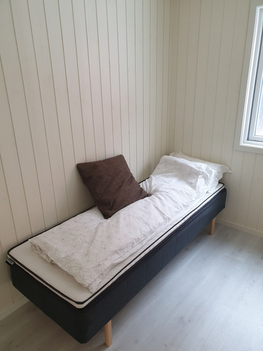 Bedroom 2, Finnvika Lodges, Vestvågøy
