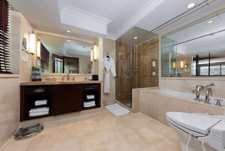 Bathroom 3, Ramada Plaza Wuhan Optics Valley, Wuhan