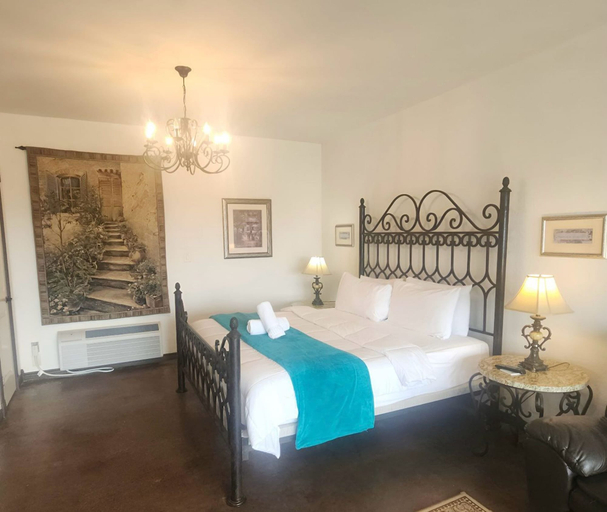 Room 2, Unit 4 Provence Passage Lavender Dreams, Gillespie