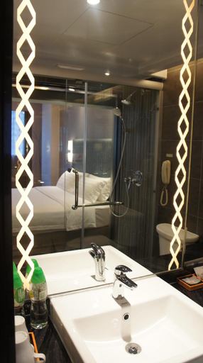 Bathroom 4