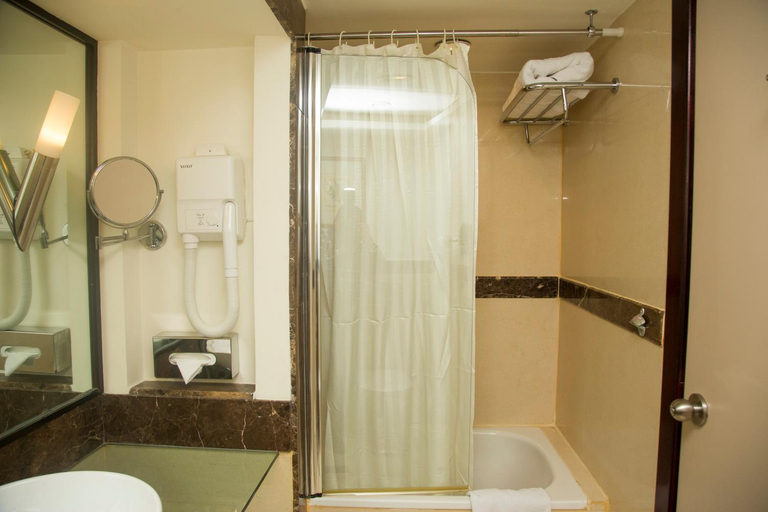 Bathroom 5, Marco Polo Hotel, Dubai