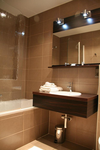 Bathroom 3, Hotel Belfleur, Limburg