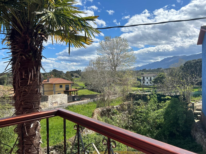 Others 4, Hotel Las Palmeras, Asturias