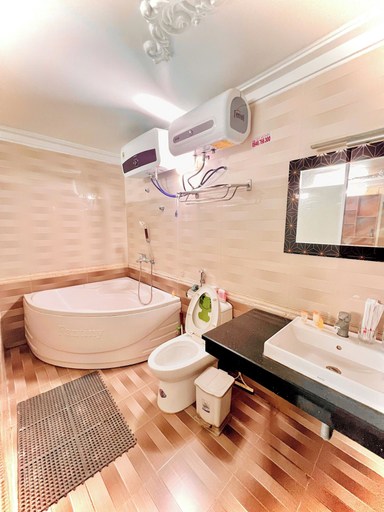 Bathroom 3, Van Cao by HPT Home, Hải An