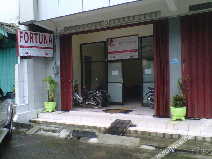Exterior & Views 4, Fortuna Guest House, Balikpapan