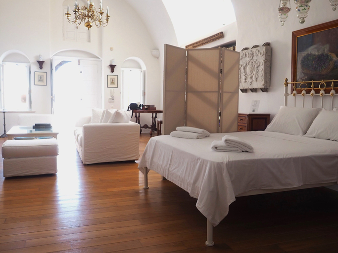 Bedroom 5, The Palm Rock Finikia Santorini, South Aegean