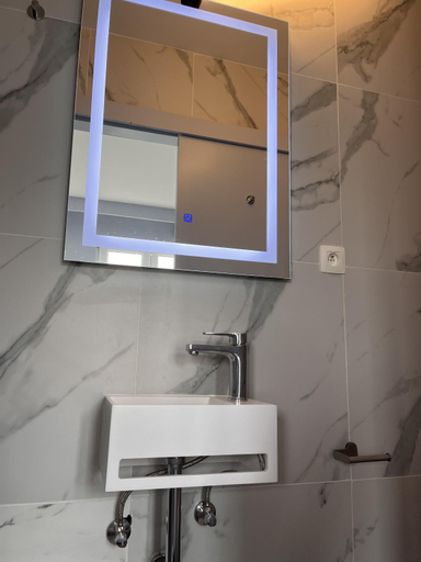 Bathroom 3, Hotel La Piece, Bruxelles