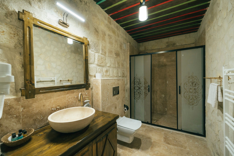 Bathroom 5, Cappatria Cave House, Ürgüp