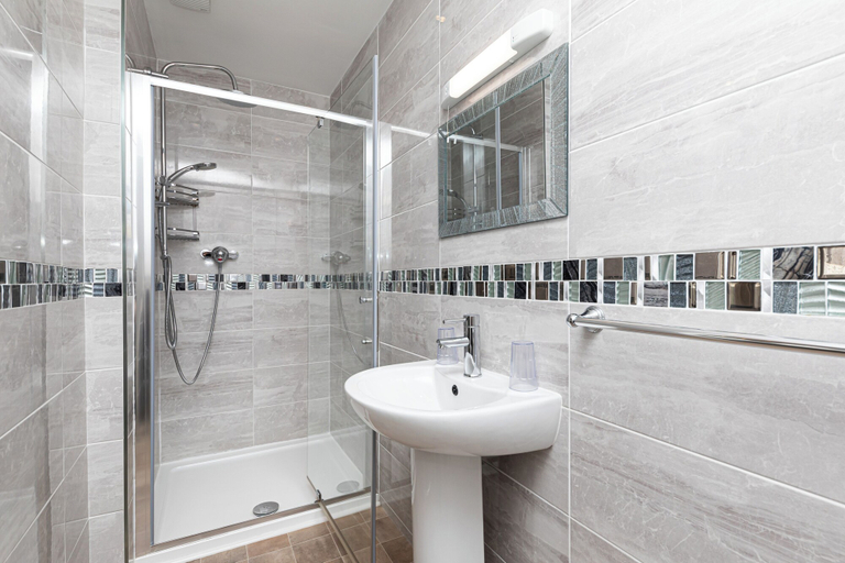 Bathroom 4, Annan Hotel, Conwy