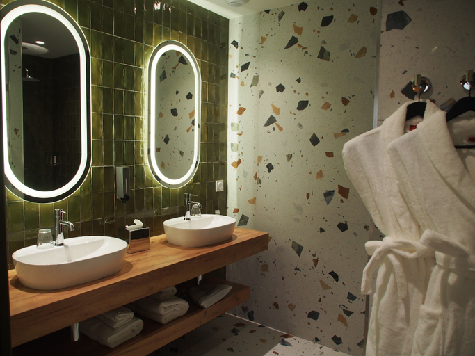 Bathroom 4, Dali Hôtel - Restaurant, Pyrénées-Orientales
