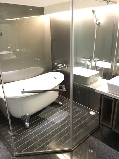 Bathroom 4, Amici hotel Six Star Hostel, Taipei City