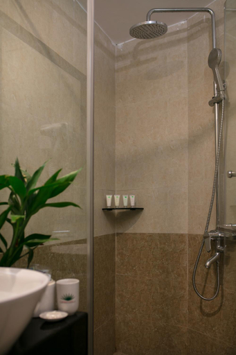Bathroom 2, Serenity Diamond Hotel, Hoàn Kiếm