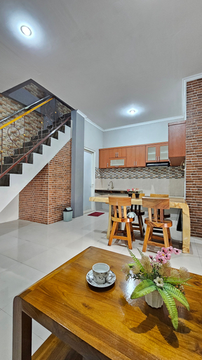 Dining Room 17