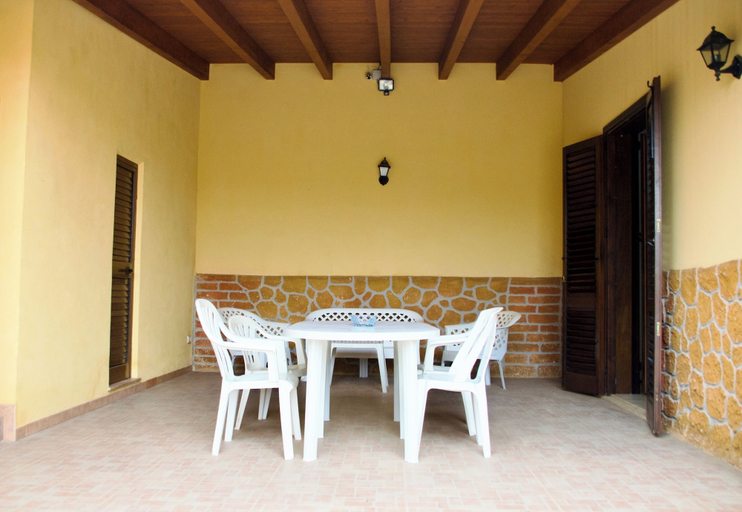 Others 3, Villa La Perla, Trapani