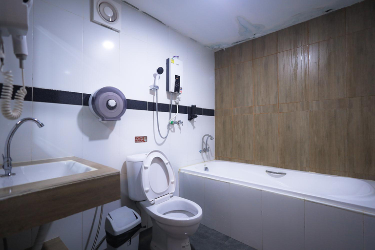 Bathroom 4, Chenfong Rakthai Resort (Rai Cha Chenfong Resort), Muang Mae Hong Son