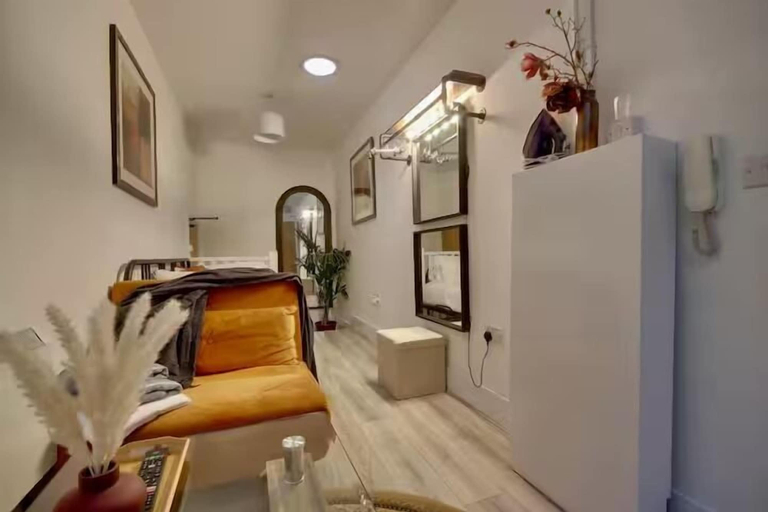 Others 5, Stunning Compact Studio in Portsea, Portsmouth