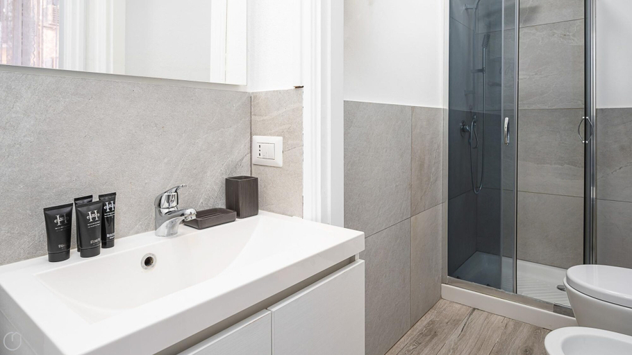 Room 5, Italianway - Monza 39 - A, Milano