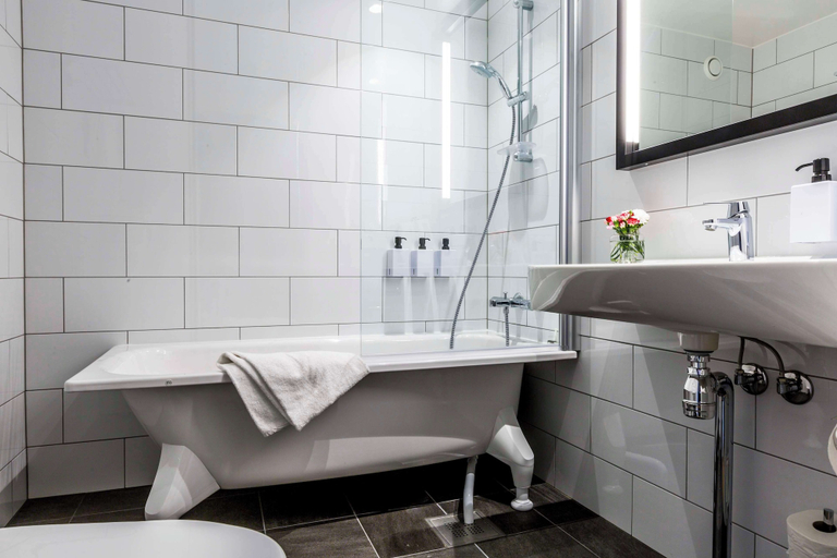 Bathroom 4, Scandic Grand Örebro, Örebro