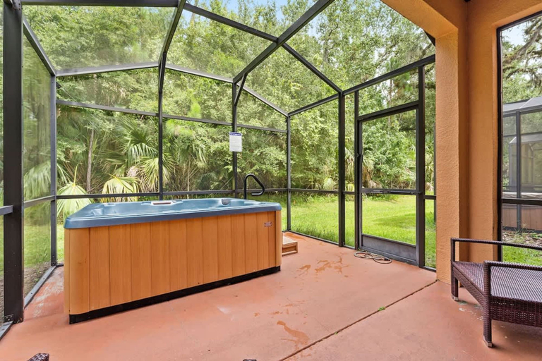 Room 1, Pet Friendly 4 BR With Hot Tub, Osceola