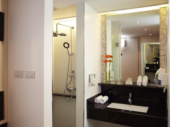 Bathroom 4, Citypoint Hotel, Khlong Toey