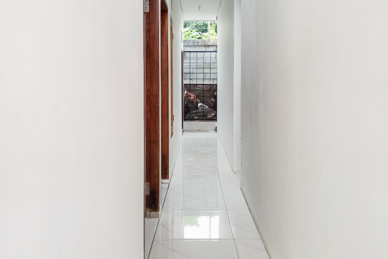 Public Area 3, Wisma Radya Syariah RedPartner, Cikarang
