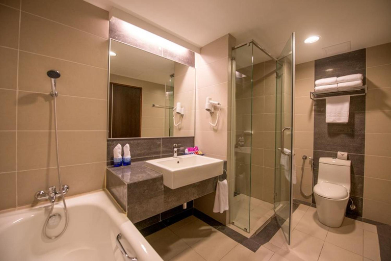 Bathroom 14