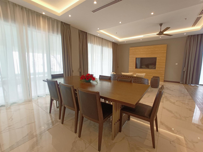 Dining Room 26