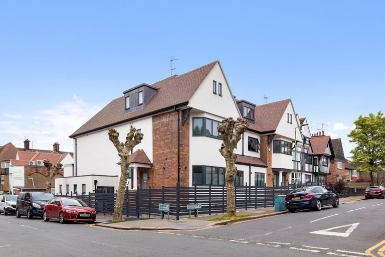 Exterior & Views, Serviced Luxury Studio Flat Golders Green Finchley, London