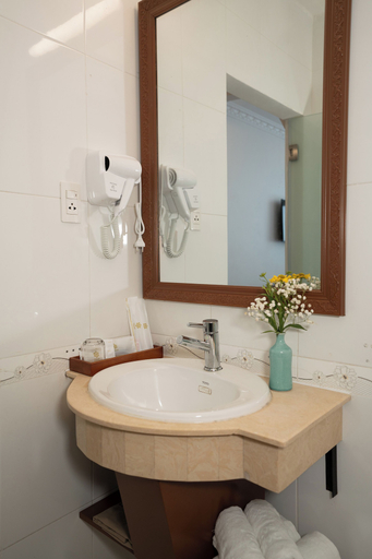 Bathroom 5, DAHLIALAND SAIGON HOTEL & SWIMMING POOL, District 1
