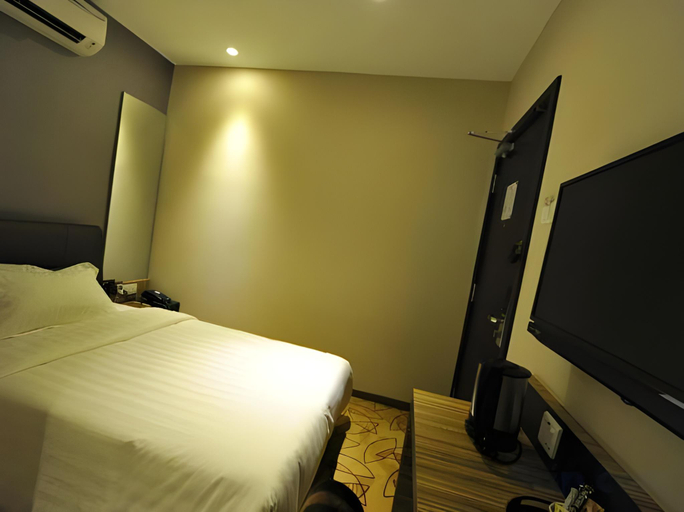 Bedroom 4, Milano Hotel, Kluang