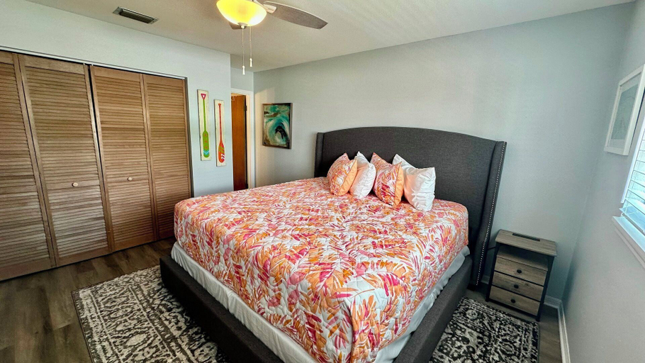 Room 2, The Lighthouse in Fort Myers Beach, Lee