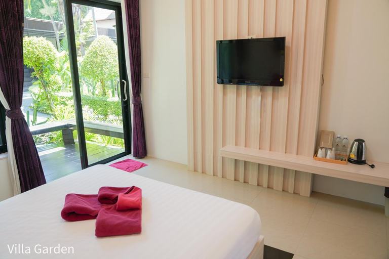 Bedroom 2, Silver Sand Hotel, Muang Rayong