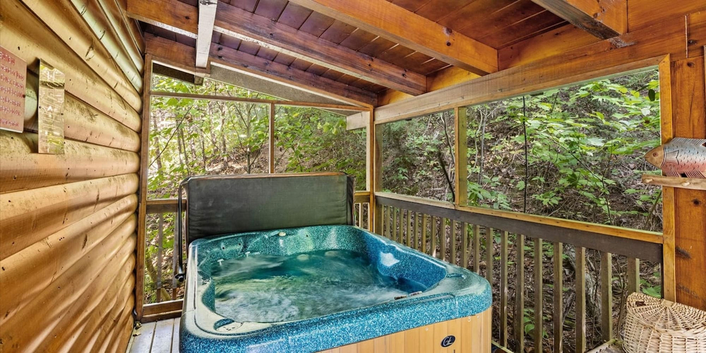 Room 4, Relaxing Eagles Ridge Getaway Hot Tub, Sevier