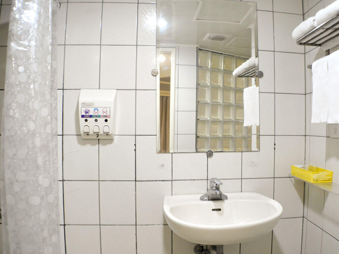 Bathroom, Duke Business Hotel, Taoyuan