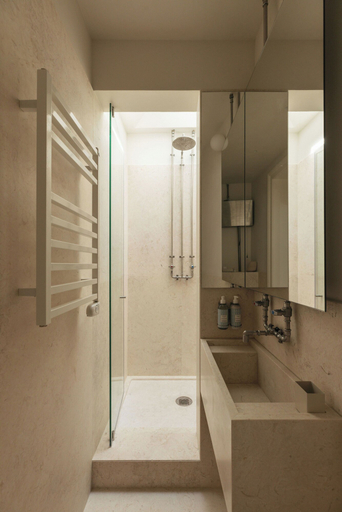 Bathroom 4, LIOZ Lisboa, Lisbon