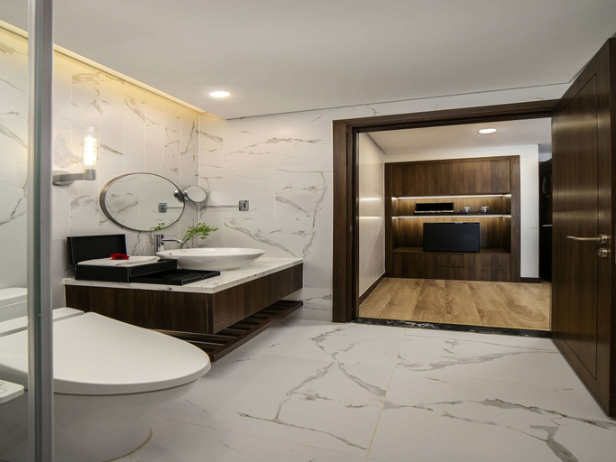 Bathroom 20