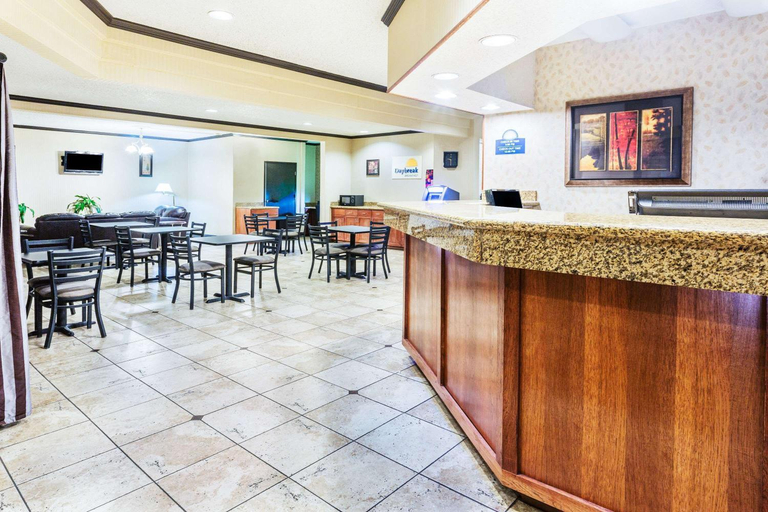 Public Area 2, Days Inn & Suites by Wyndham Vancouver, Clark
