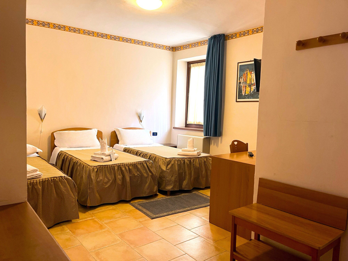 Bedroom 3, Hotel Susa, Torino