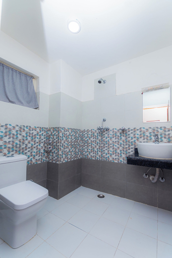 Bathroom 4, Amber Royel Hotel, Gandaki